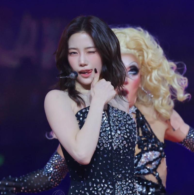 LE SSERAFIM (르세라핌) 카즈하
