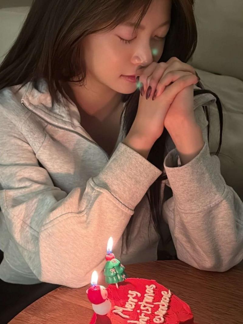 르세라핌 김채원,사쿠라,홍은채