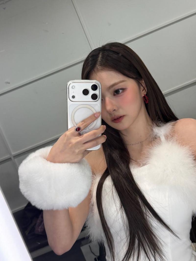프로미스나인 이나경