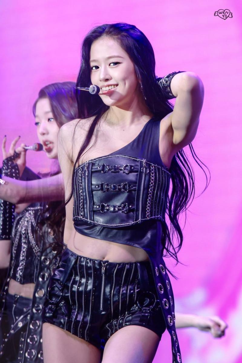 아이브 안유진