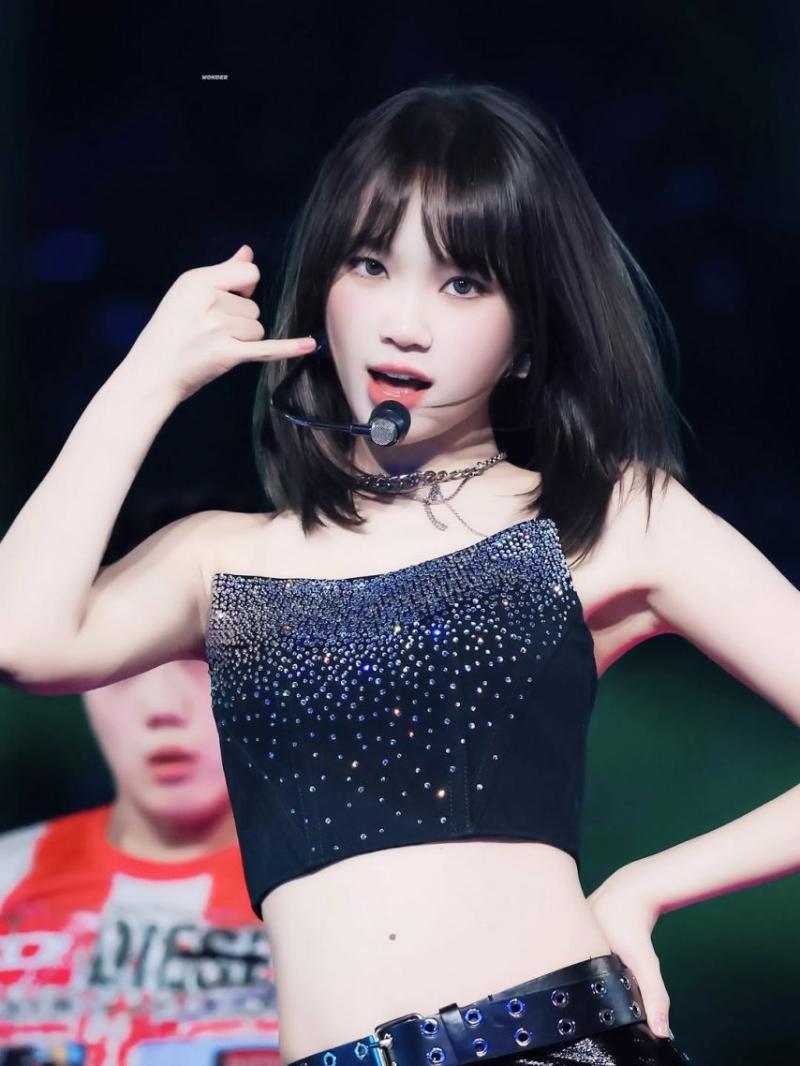 LE SSERAFIM (르세라핌) 김채원