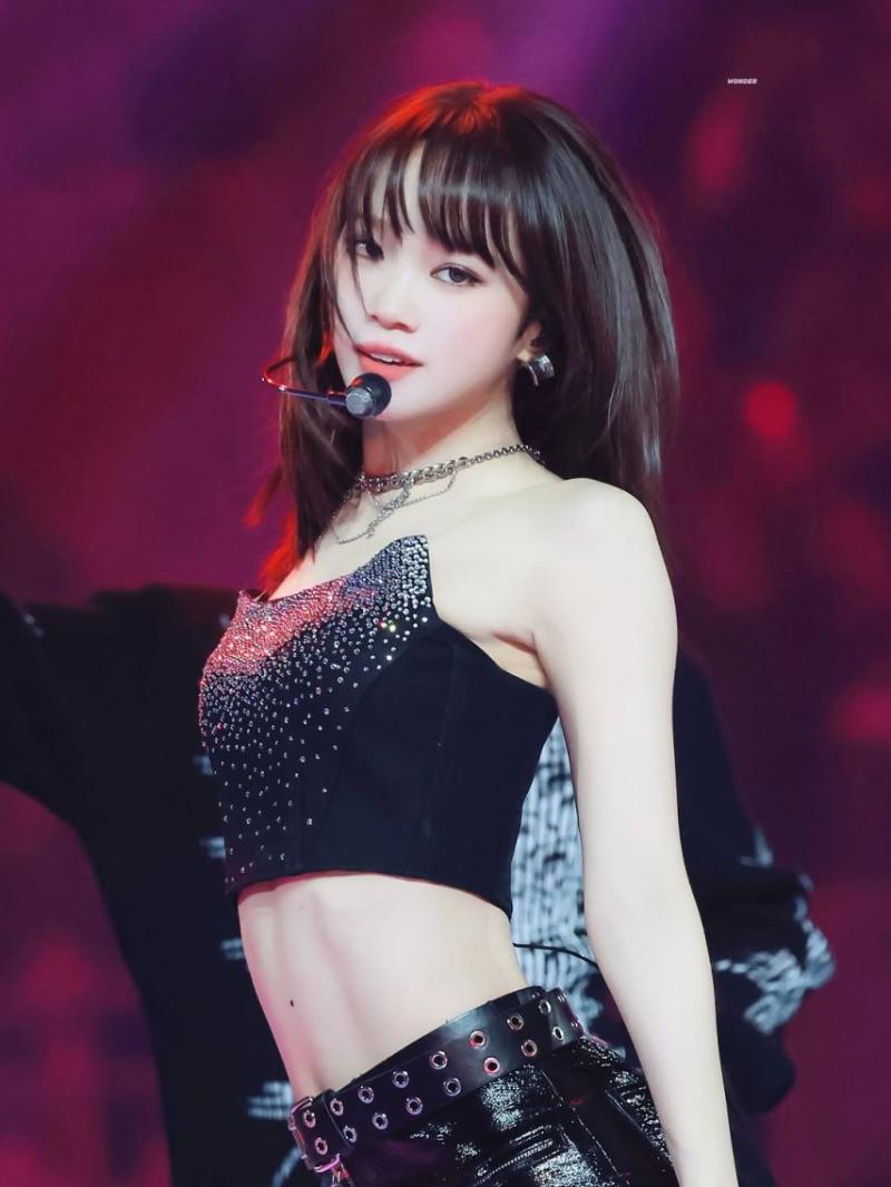 LE SSERAFIM (르세라핌) 김채원