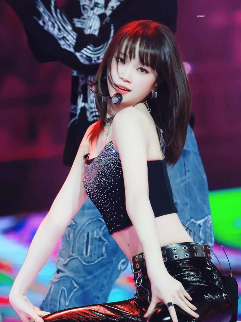 LE SSERAFIM (르세라핌) 김채원