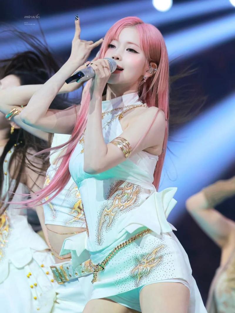 BABYMONSTER (베이비몬스터) 아사