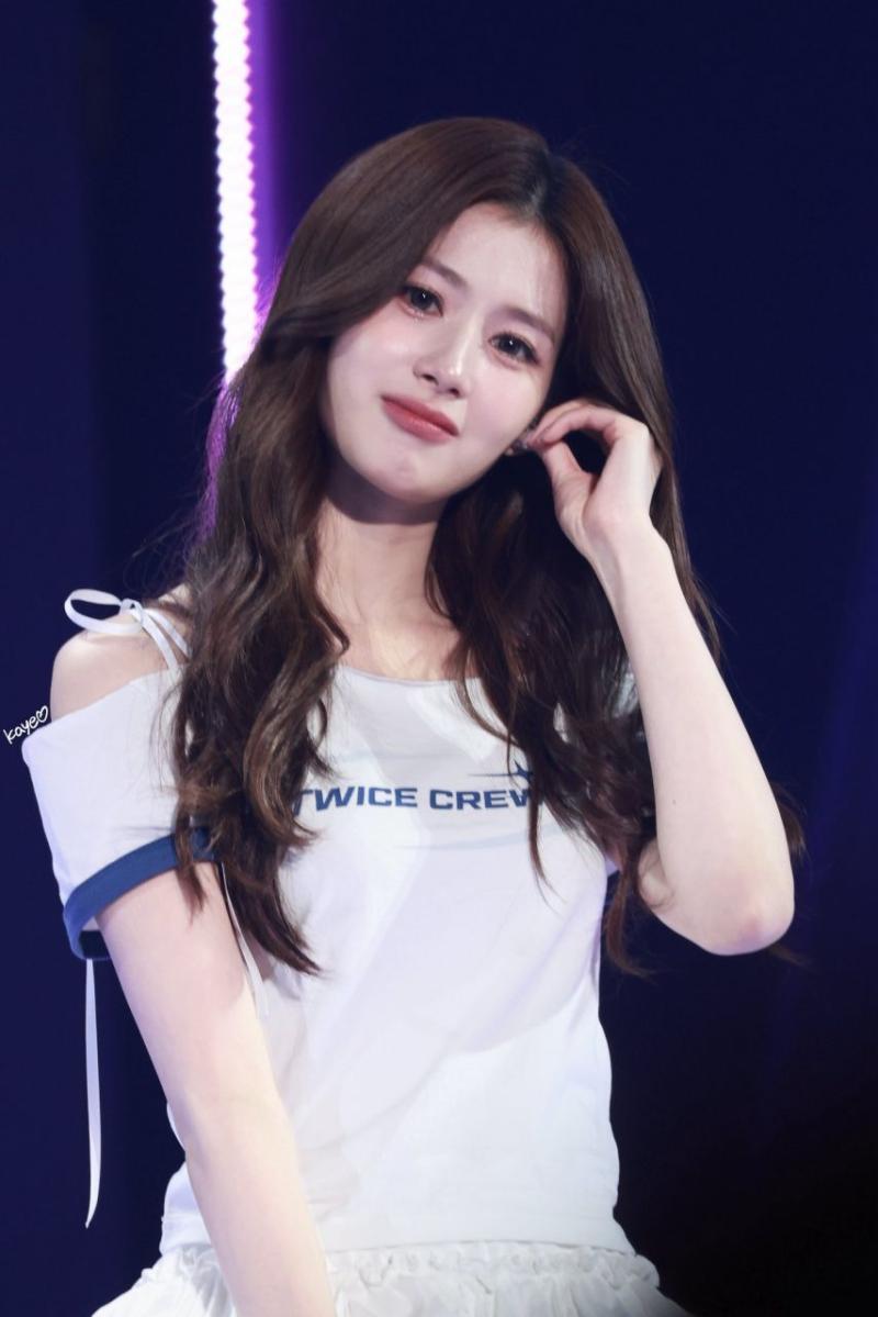 1229 트와이스 사나 DAY