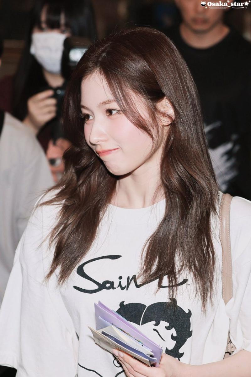 1229 트와이스 사나 DAY