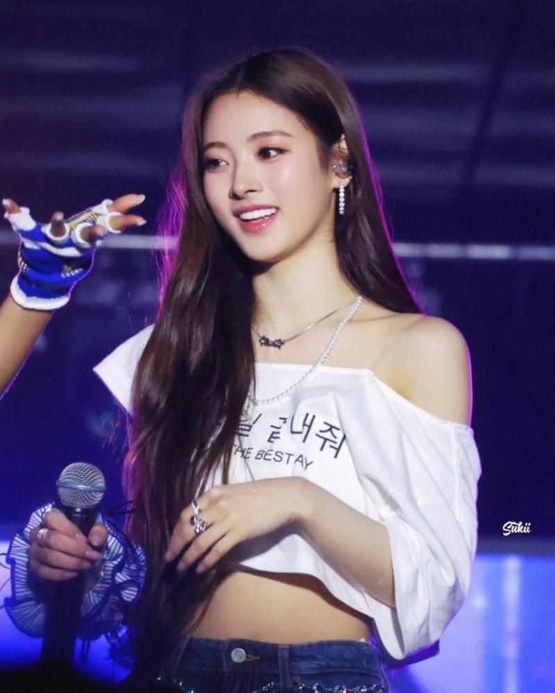 MEOVV (미야오) 안나