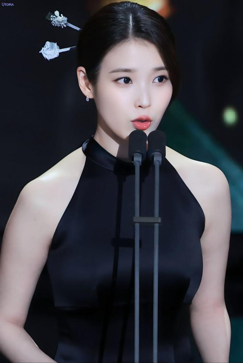 아이유 251230