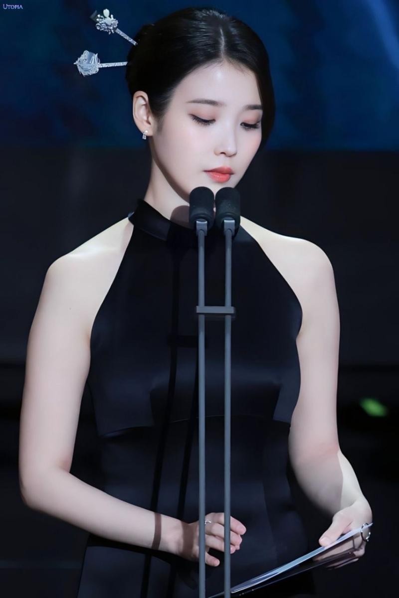 아이유 251230
