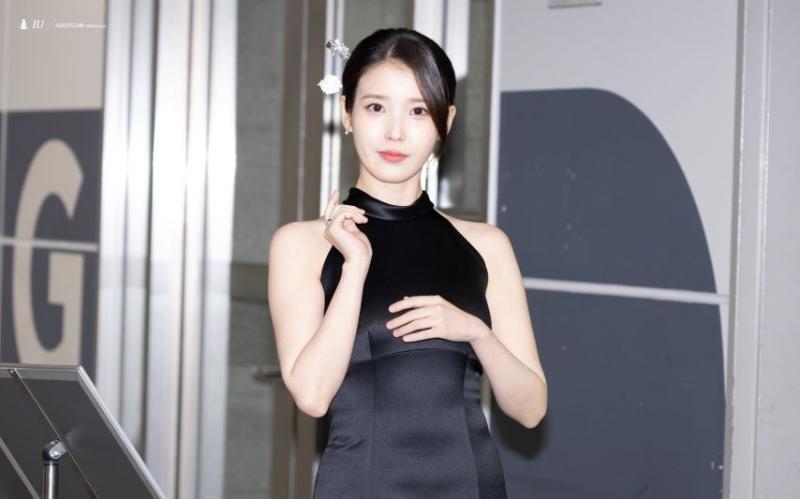 아이유 251230