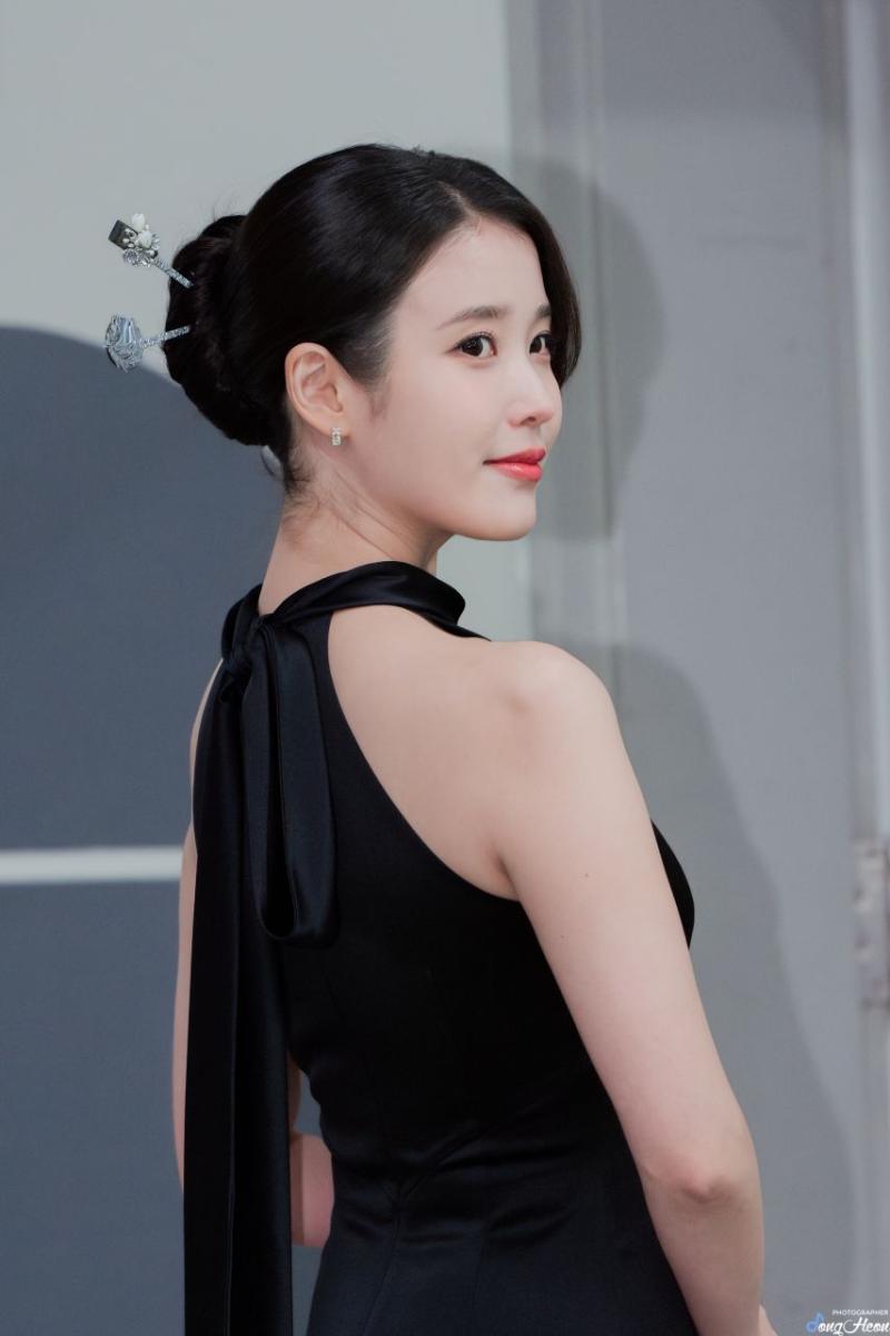 아이유 251230