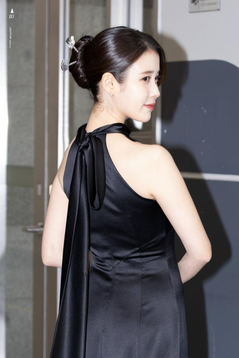 아이유 251230