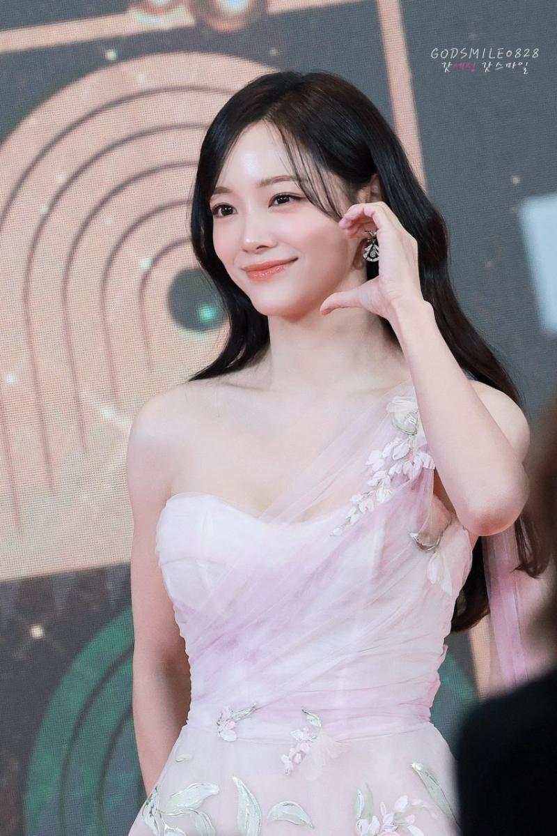 김세정 251230