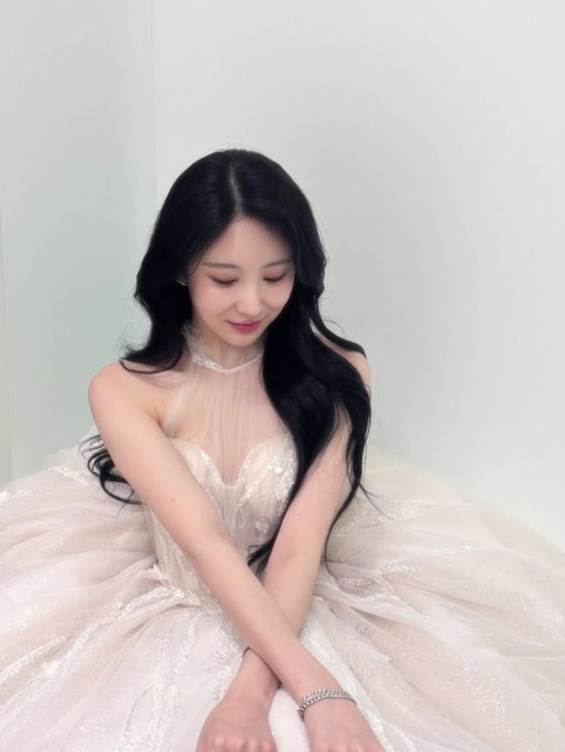 이채연
