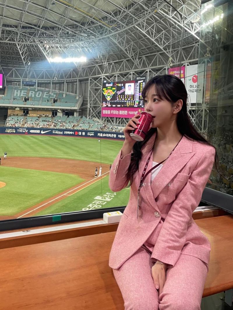 김윤희 아나운서