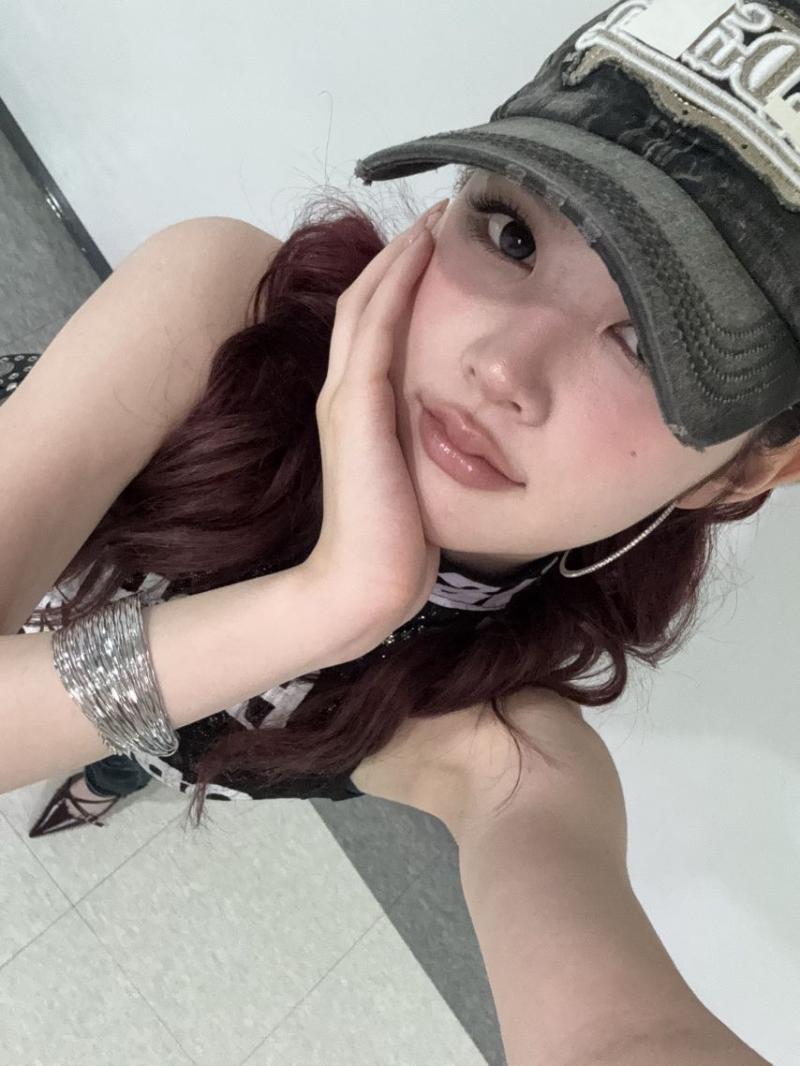하츠투하츠 에이나