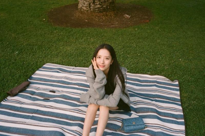 우주소녀 보나 or 김지연