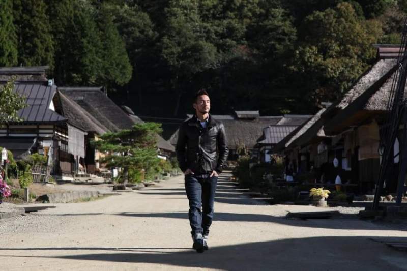 2000년대초 일본의 패셔니스타 였던 나카타 히데토시 최근 패션.jpg