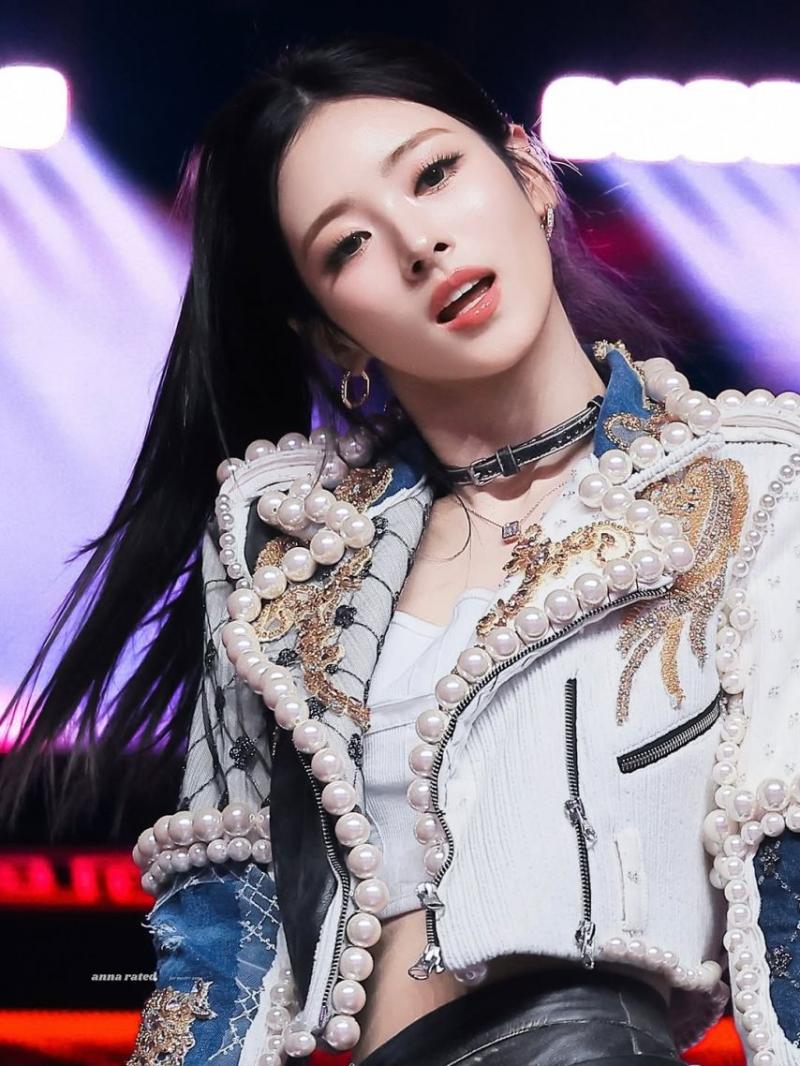 MEOVV (미야오) 안나