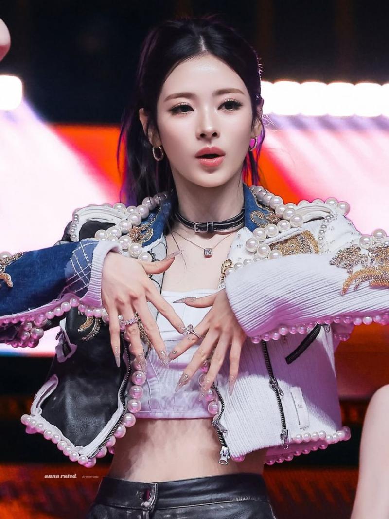 MEOVV (미야오) 안나