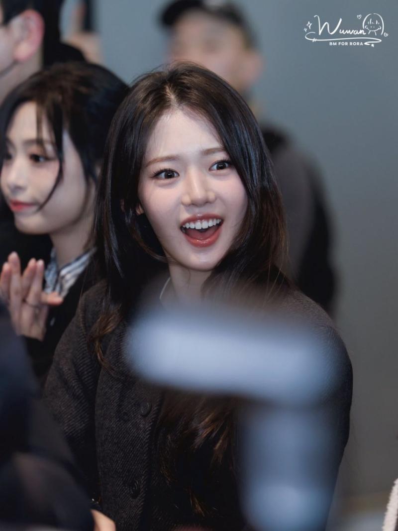 베이비몬스터 로라