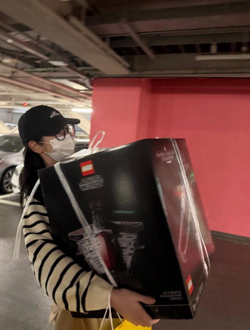 QWER 쵸단이가 레고를..
