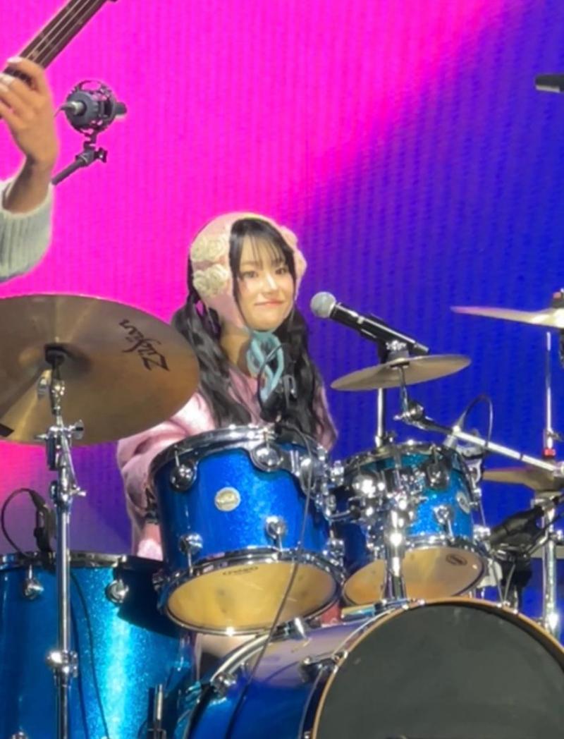 QWER 쵸단이가 레고를..