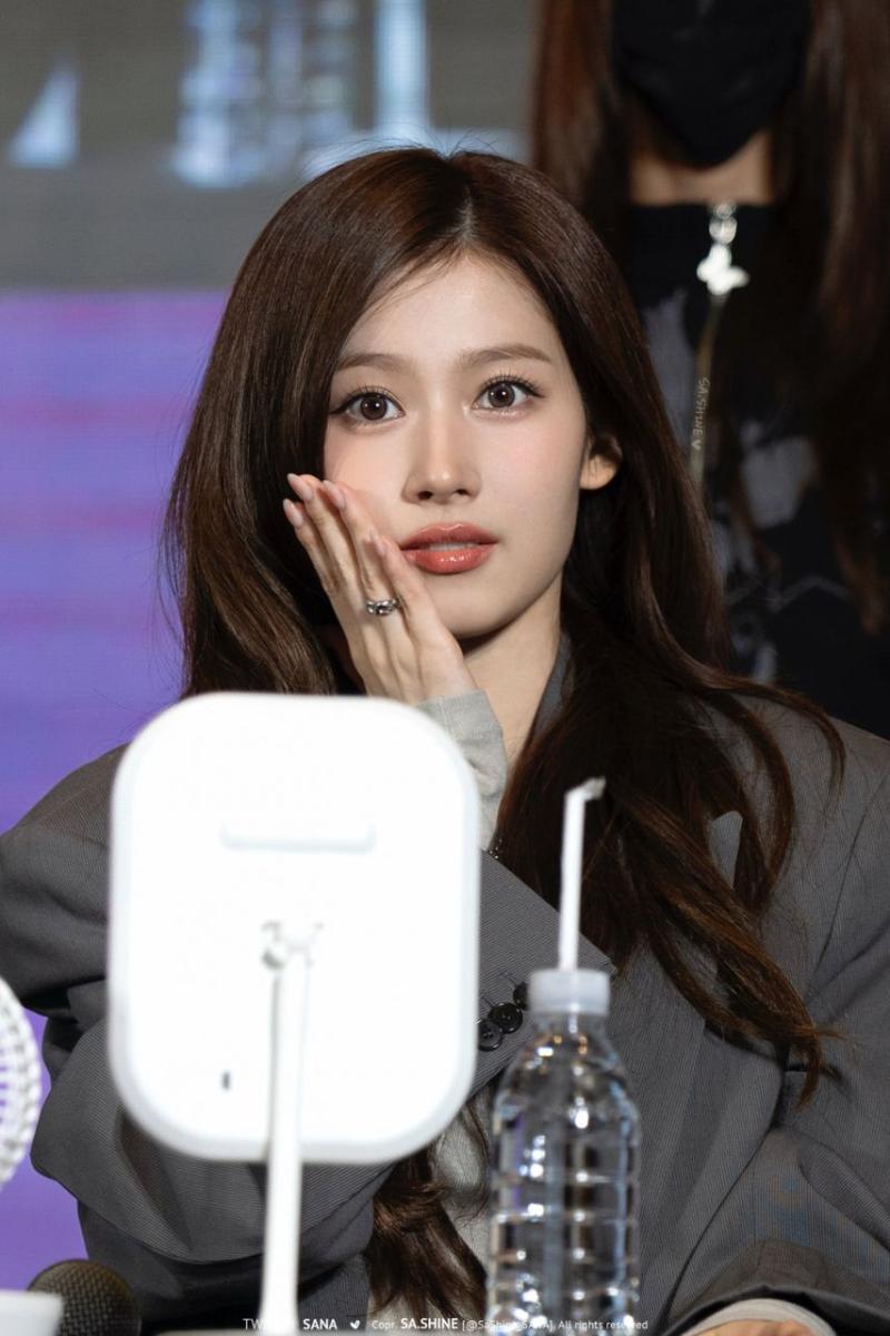 트와이스 사나