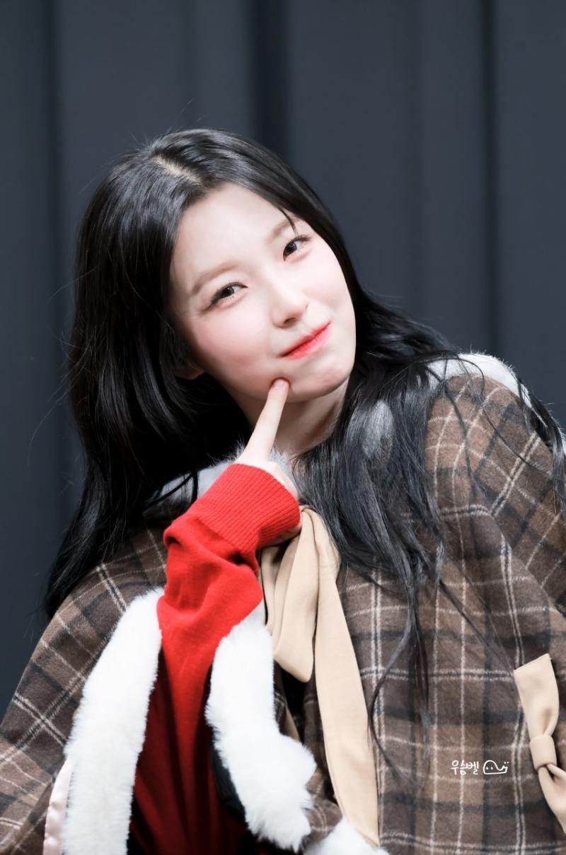 프로미스나인 백지헌