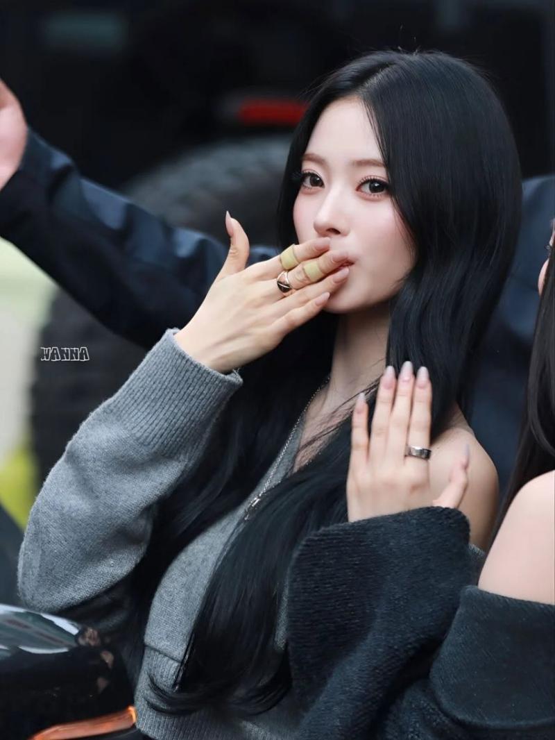 MEOVV (미야오) 안나