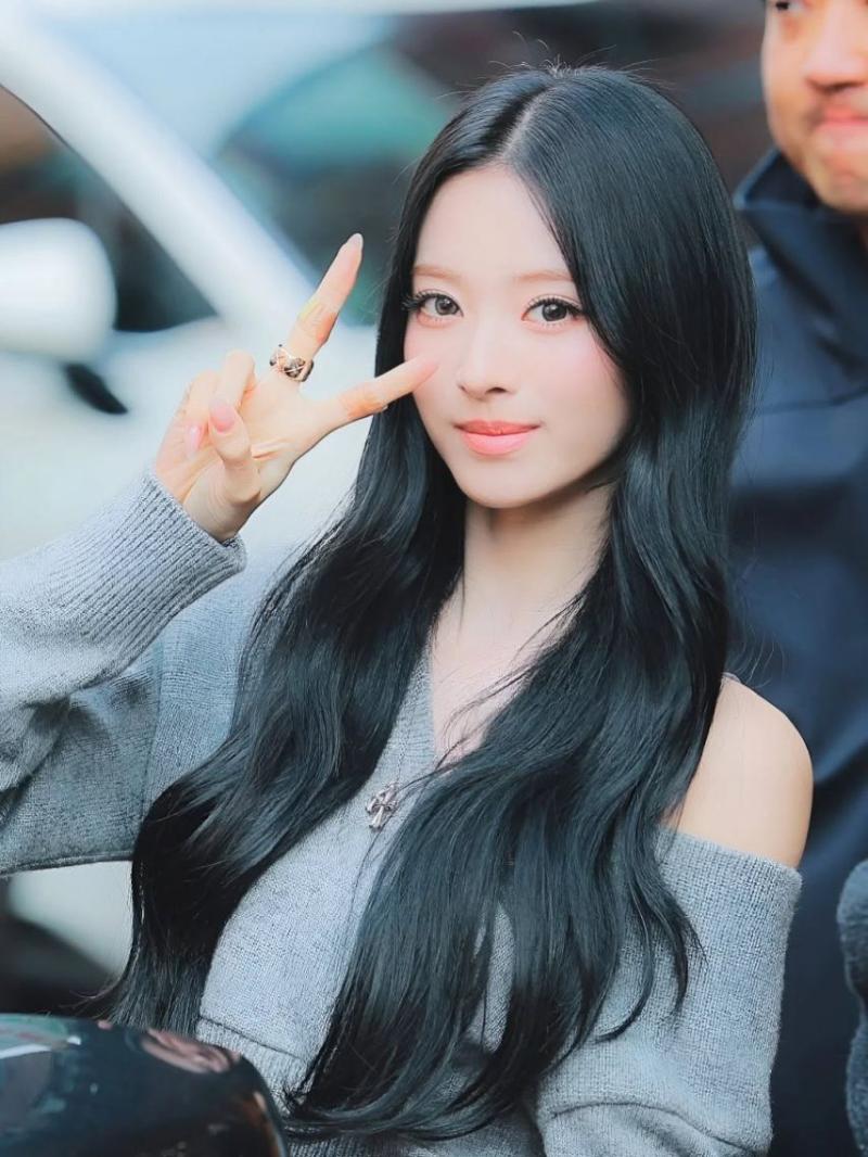 MEOVV (미야오) 안나