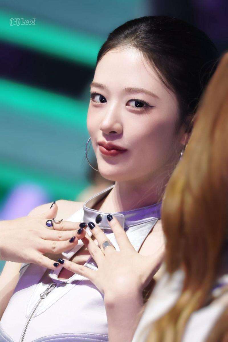 아이브 안유진