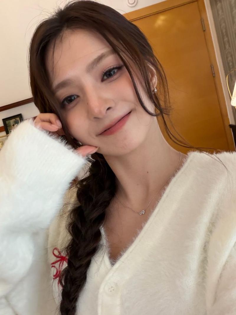 프로미스나인 이나경