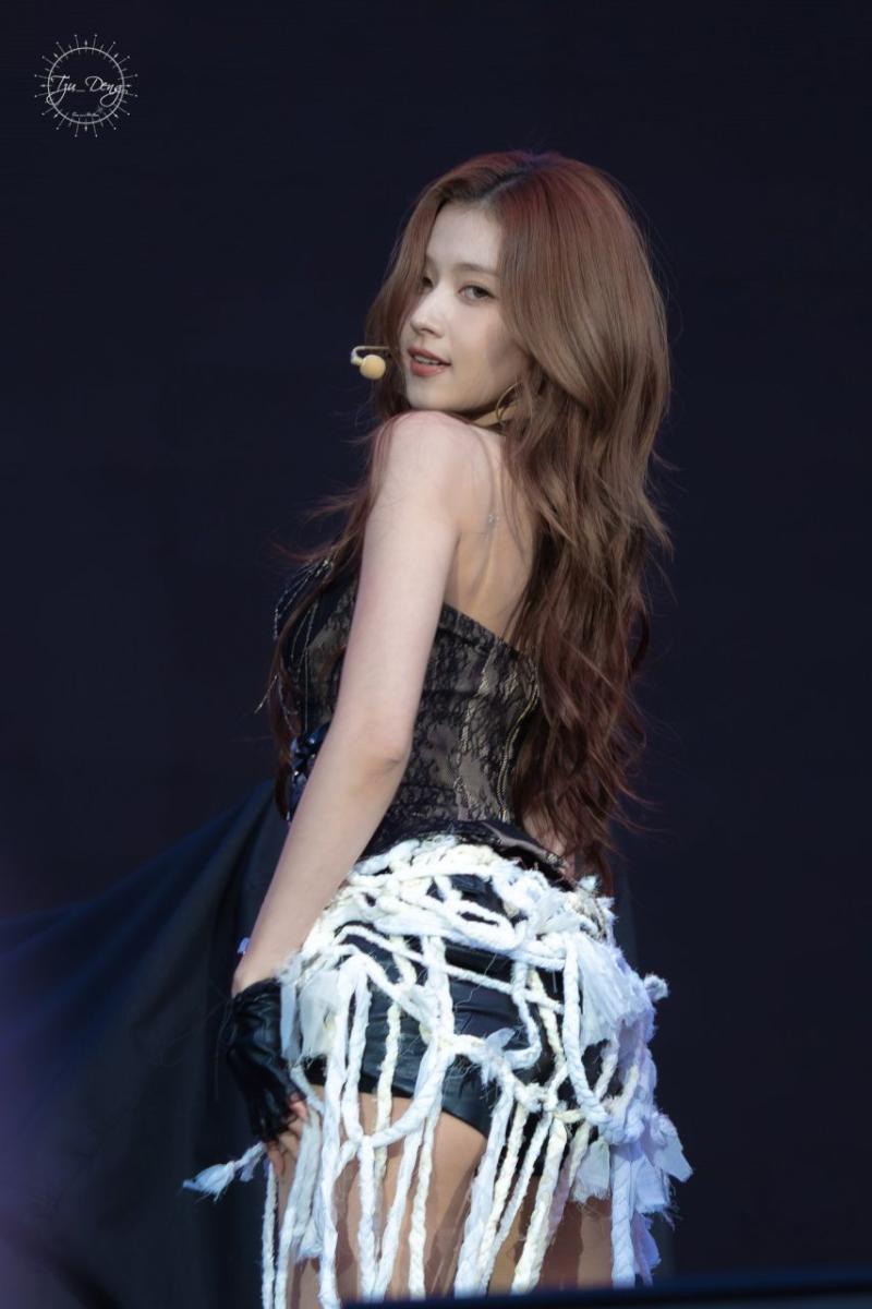 트와이스 사나
