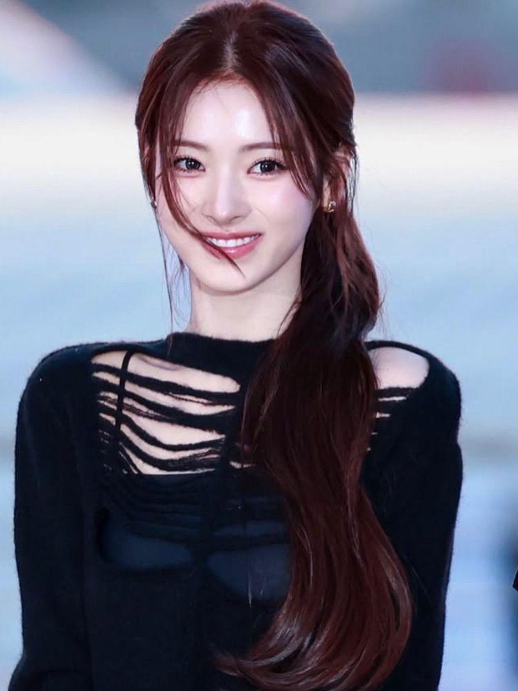 MEOVV (미야오) 안나