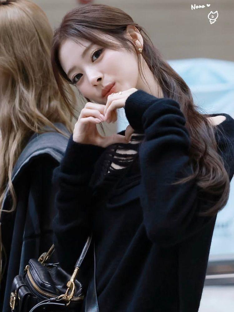 MEOVV (미야오) 안나