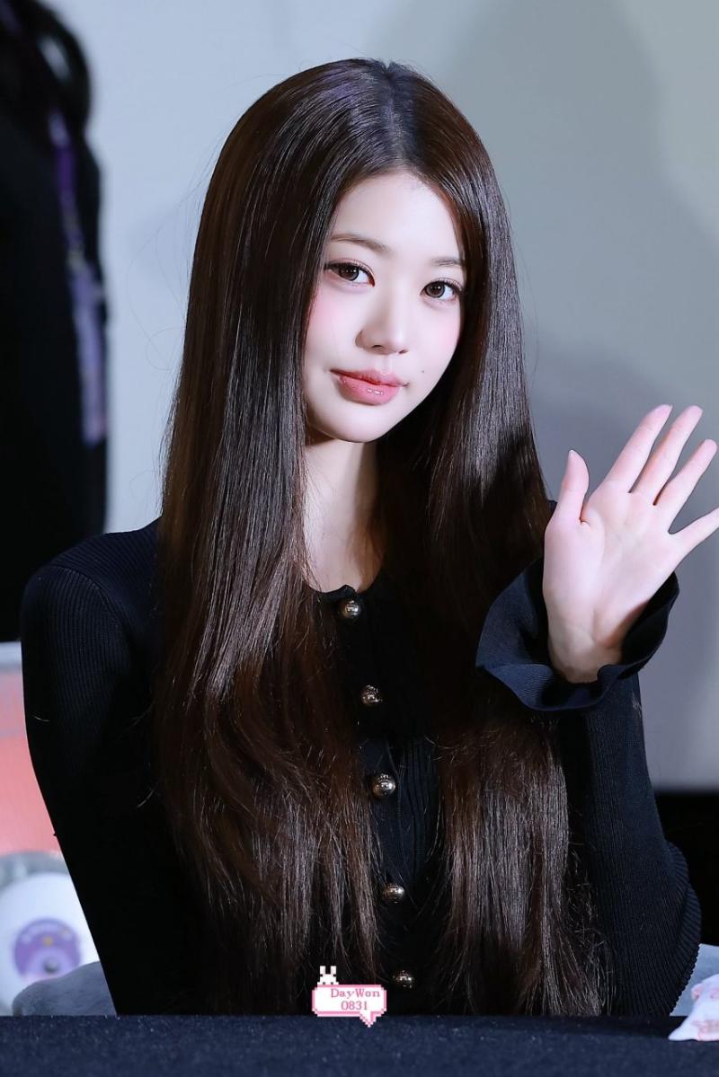 타이베이에서도 미모가 빛을 발하는 장원영 (아이브)
