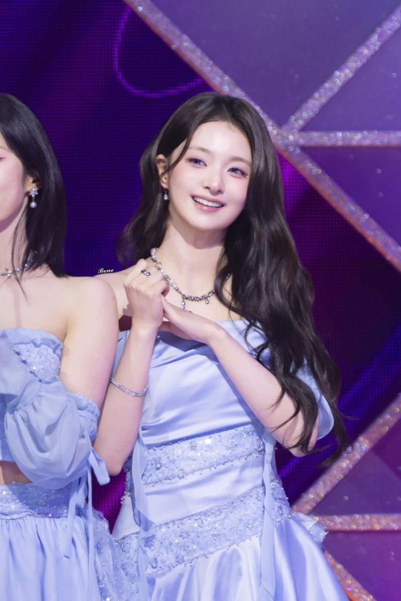 프로미스나인 이나경