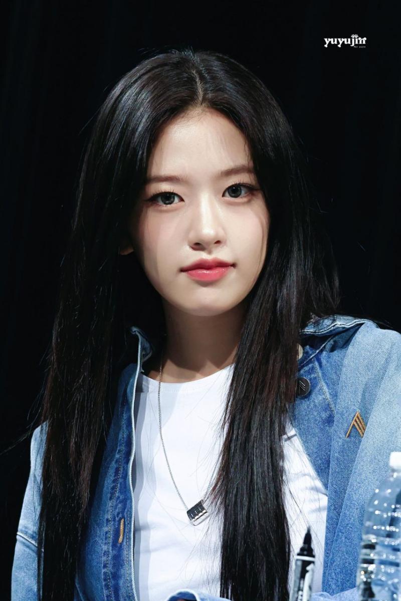 아이브 안유진