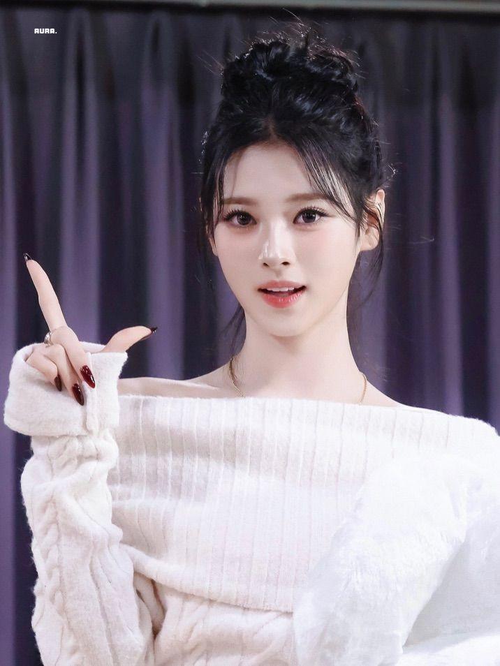 MEOVV (미야오) 안나
