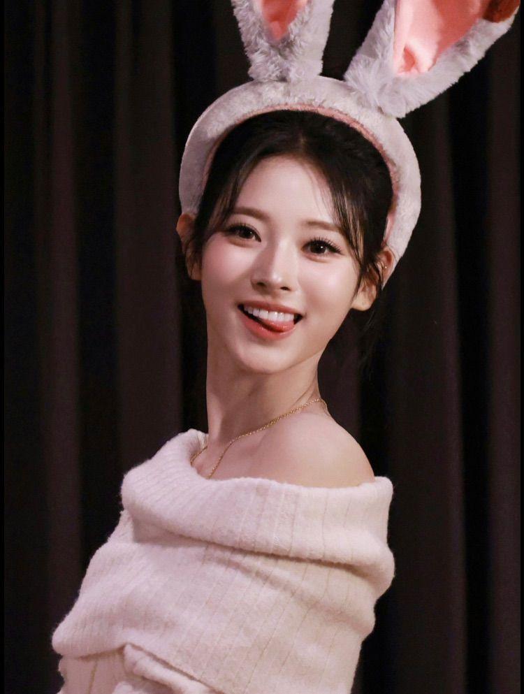 MEOVV (미야오) 안나