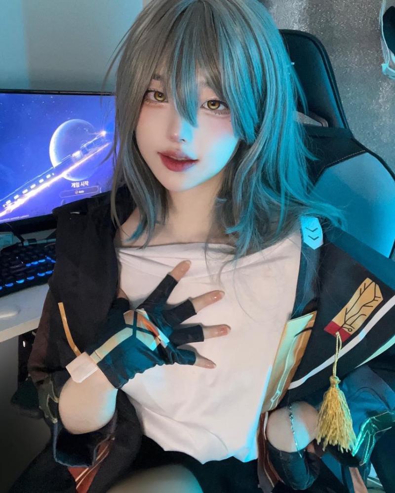 QWER 히나