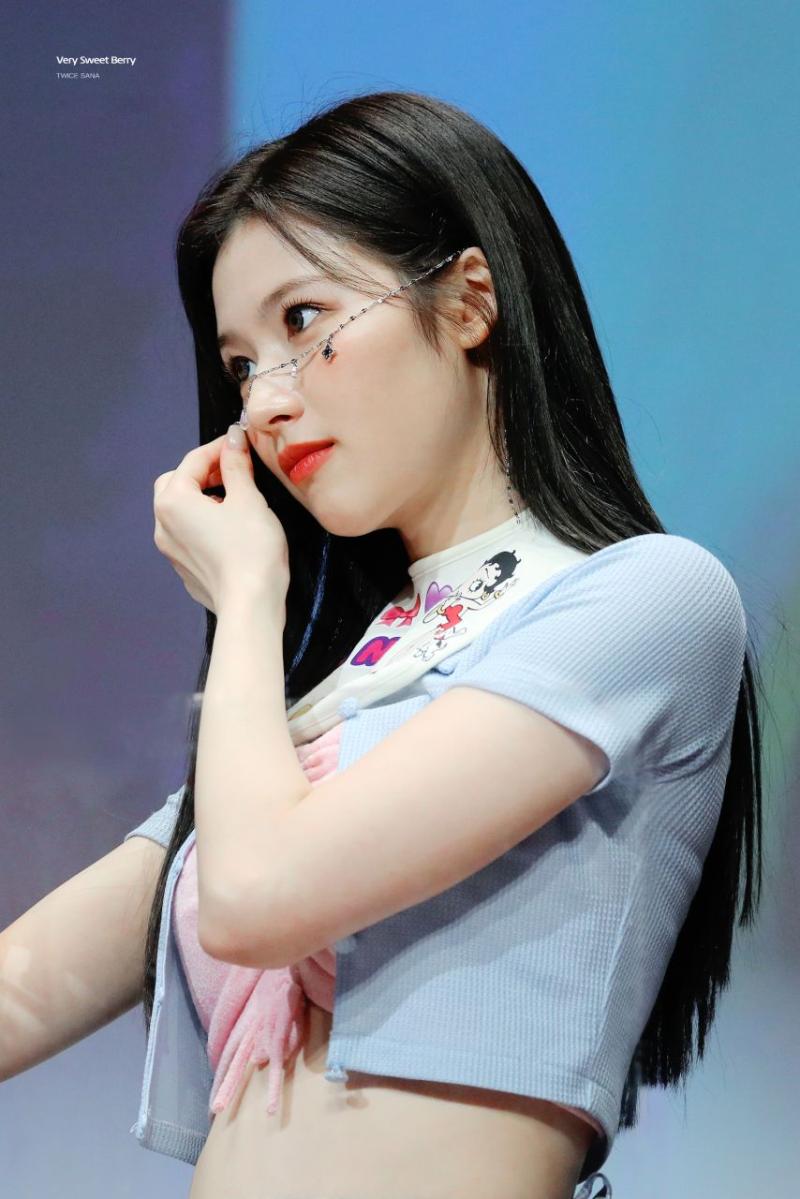 트와이스 사나