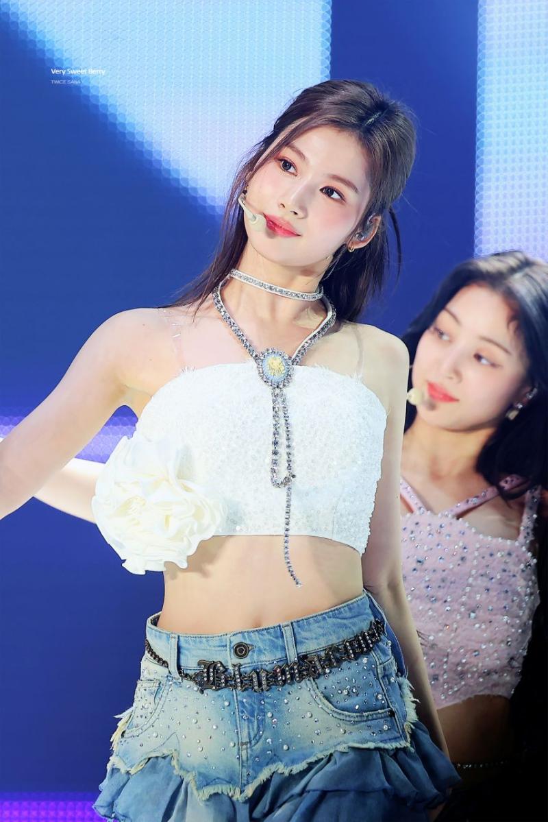 트와이스 사나