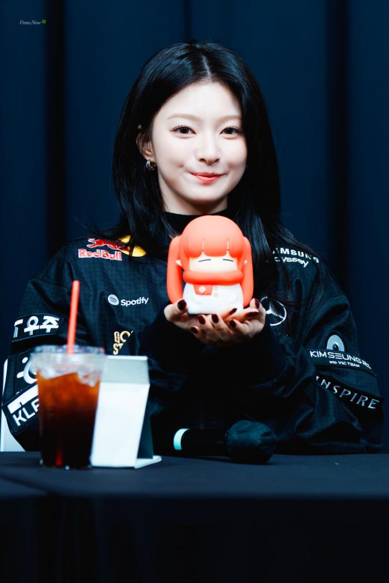 프로미스나인 이나경