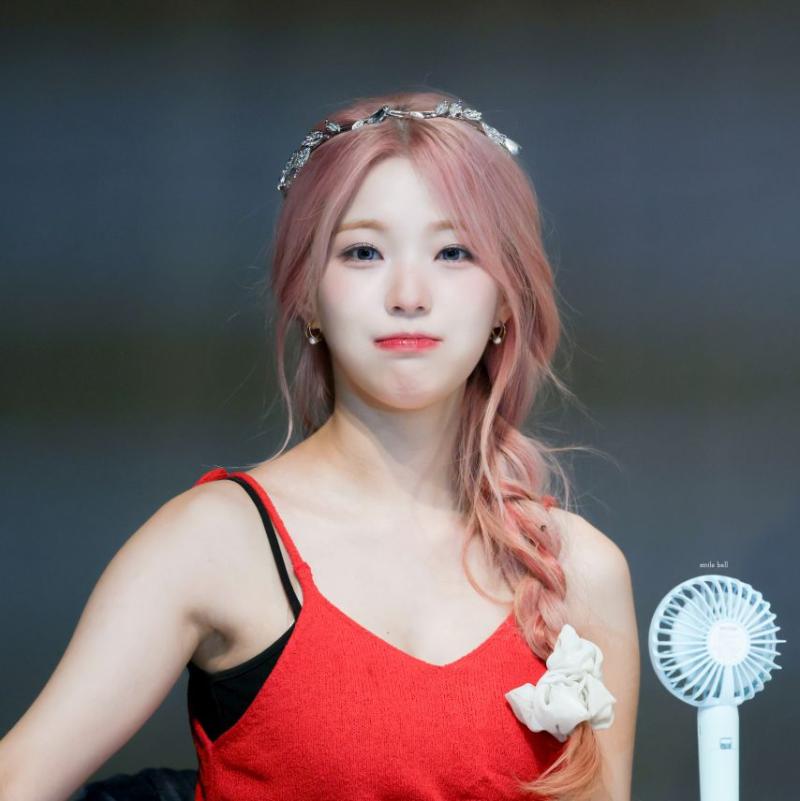 프로미스나인 백지헌