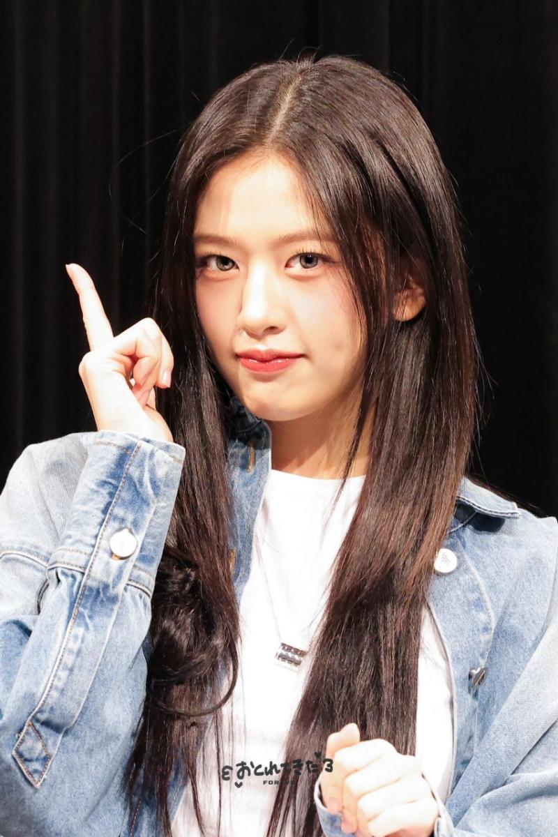 아이브 안유진