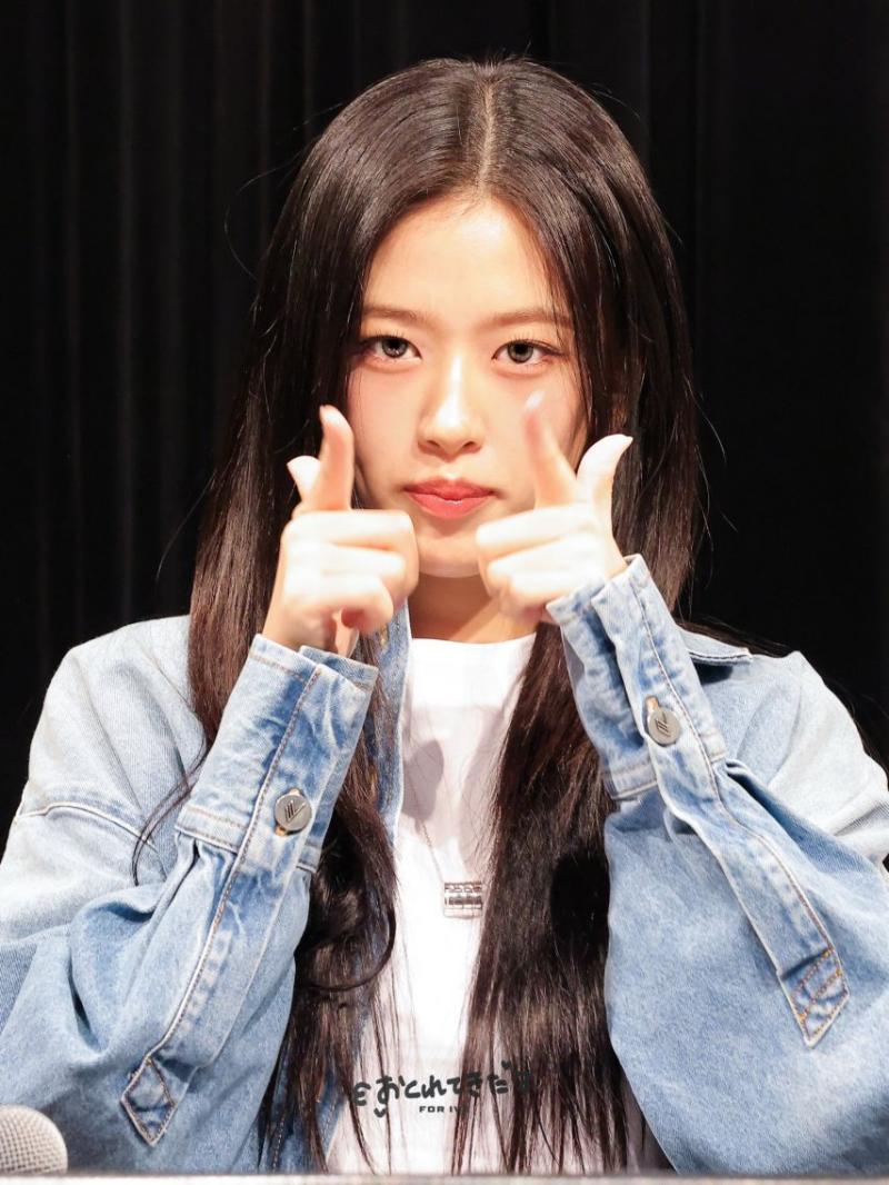 아이브 안유진