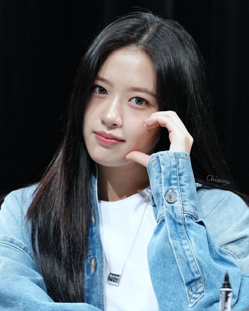 아이브 안유진