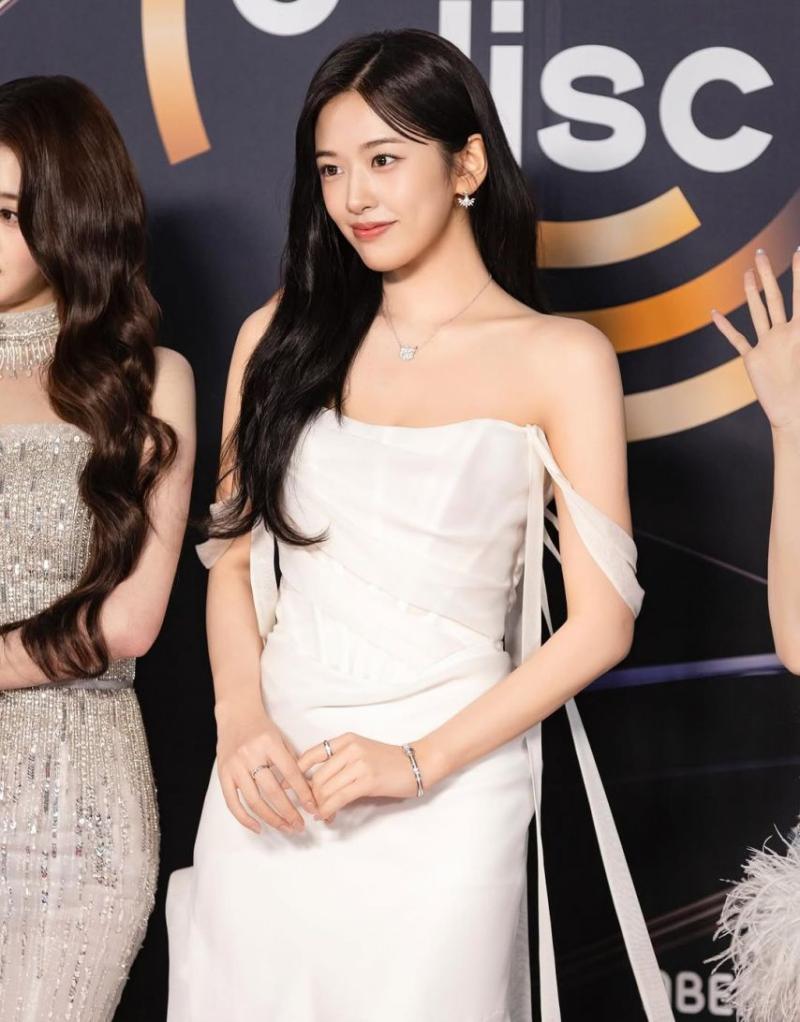 IVE (아이브)
